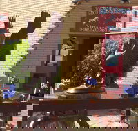 Ant's Redgum Gallery - Perth Resorts