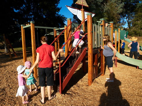 Les Stone Park - Accommodation Perth 0