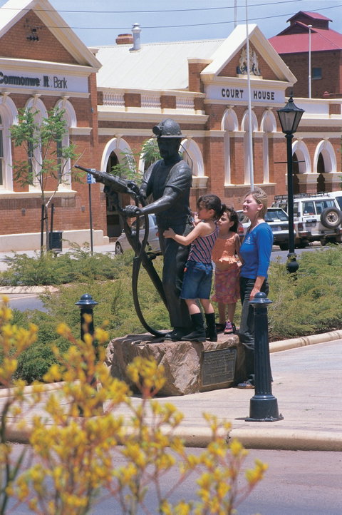 Miners Monument - Accommodation Perth 2