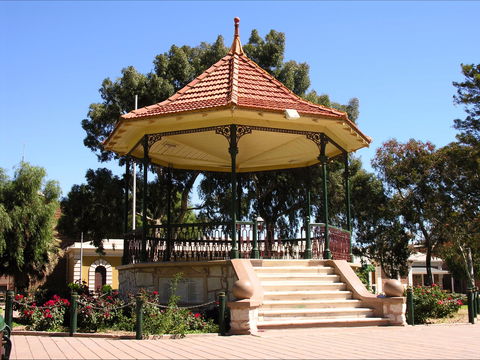 Gladstone Square - Accommodation Perth 0