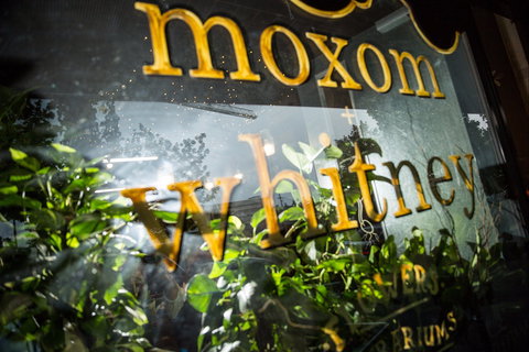 Moxom And Whitney - Perth Resorts 2