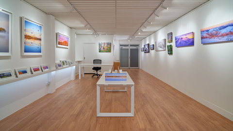 Scott Leggo Gallery - Accommodation Perth 1