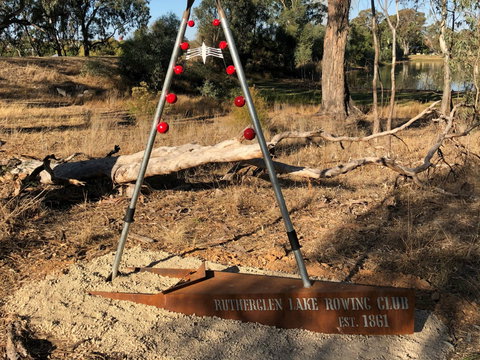 Arts Rutherglen Sculpture Trail - Perth Resorts 1