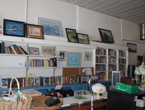 Holbrook Anglican Op-shop - Accommodation Perth 1