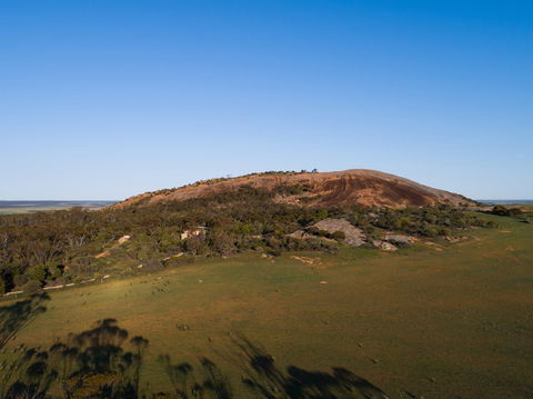 Mount Wudinna - Perth Resorts 1