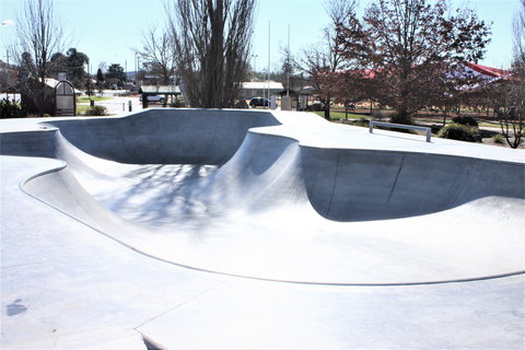 Blayney Skate Park - Perth Resorts 0
