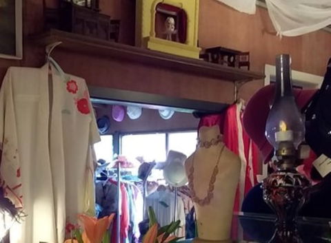 Mauzie's Most Marvellous Vintage - Accommodation Perth 2