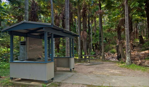 Palms Picnic Area - Perth Resorts 1