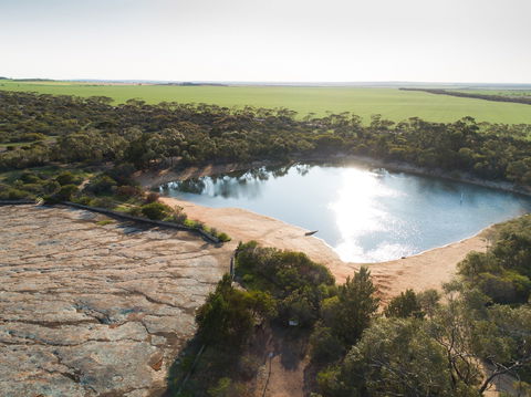 Polda Rock Reserve - Perth Resorts 1