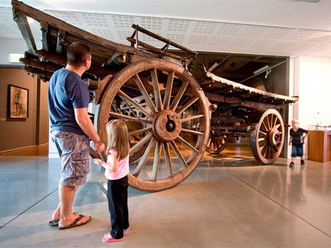 Western Plains Cultural Centre - Accommodation Perth 1
