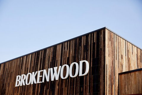 The Brokenwood Match - Perth Resorts 3