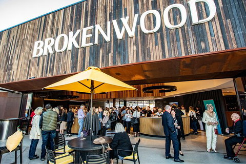 The Brokenwood Match - Perth Resorts 5
