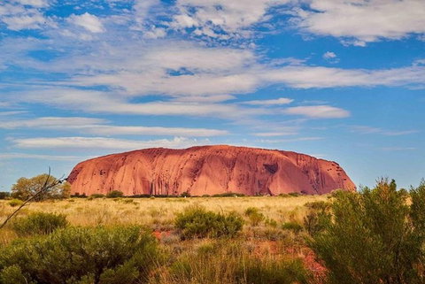 Explore Uluru: 7 Hours Guide Tour At Sunrise With Light Breakfast - Perth Resorts 1