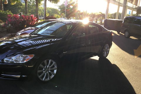 Jaguar Limousine Transfer Cairns Airport To City Or Return - Accommodation Perth 3