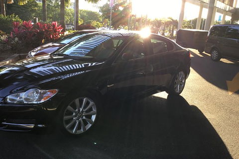 Jaguar Limousine Transfer Cairns Airport To City Or Return - Accommodation Perth 6