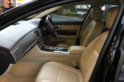 Jaguar Limousine Transfer Cairns Airport To City Or Return - Accommodation Perth 7