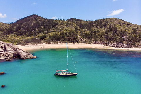 Helicopter And Magnetic Island Sailing - Accommodation Perth 6