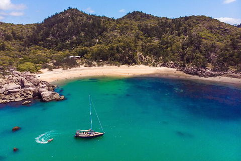 Helicopter And Magnetic Island Sailing - Accommodation Perth 5