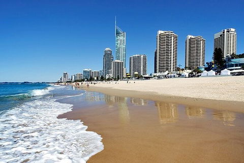 Gold Coast Airport Transfers : Gold Coast City To Airport OOL In Luxury Car - Accommodation Perth 6