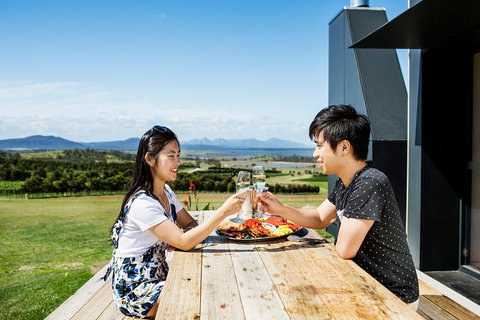 All Inclusive Wine Tour Up The Derwent Valley Hobart: Local Wines & Cheeses - Perth Resorts 0