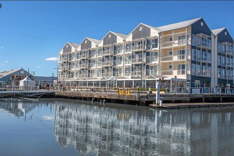 3.5 Hours Walking Guided Tour Of Launceston Highlights - Accommodation Perth 2