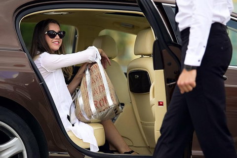Melbourne Airport (AVV) To City Center To Airport - Private Transfer - Accommodation Perth 1