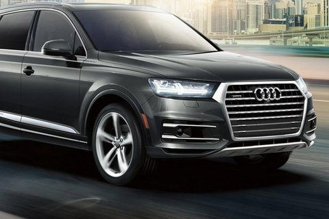 Audi Q7 SUV Melbourne Airport To CBD - Perth Resorts 1