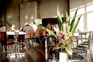 R Bar Restaurant Port Melbourne - Accommodation Perth 0
