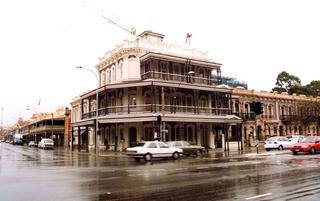 Botanic Bar - Accommodation Perth 0