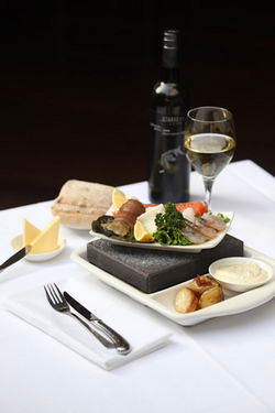 Strathmore Hotel - Accommodation Perth 0