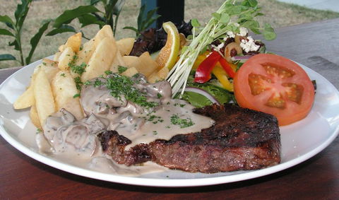 Fairways Tavern - Perth Resorts 1