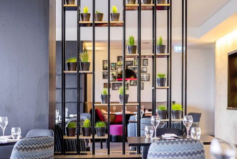 MRepublic Restaurant, Bar And Lounge - Accommodation Perth 3