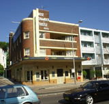 Arts Bar - Perth Resorts