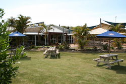 Lowanna NSW Accommodation Perth