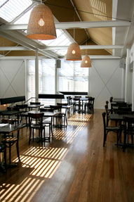 Dolphin Hotel - Accommodation Perth 1