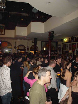 Carnegies Bar & Restaurant - Perth Resorts 2