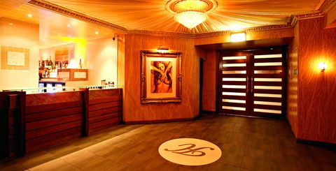 Hollywood Showgirls - Accommodation Perth 3