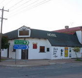 Black Lion Inn Hotel - Accommodation Perth