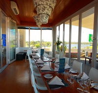 Red Cray Seafood  Grill Restaurant - Perth Resorts