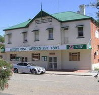 Mundijong Tavern - Perth Resorts