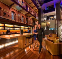 Bluestone Wine Lounge - Accommodation Perth