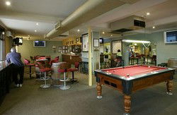 Albion Park Hotel - Perth Resorts 3