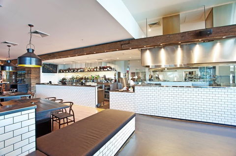Kellys Bar And Grill (EST 1995) - Accommodation Perth 1