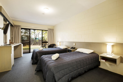 Kawana Waters Hotel - Accommodation Perth 2