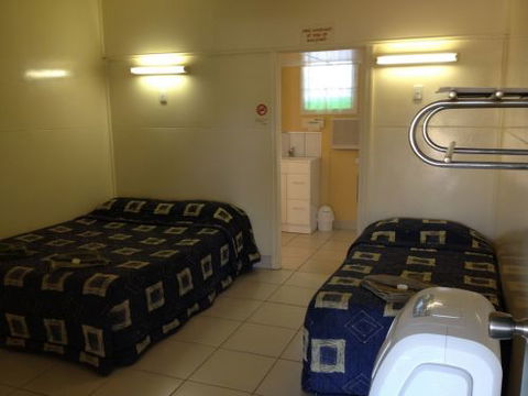 Star Hotel Motel - Perth Resorts 6