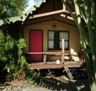 Magnum's Backpackers Bar - Accommodation Perth
