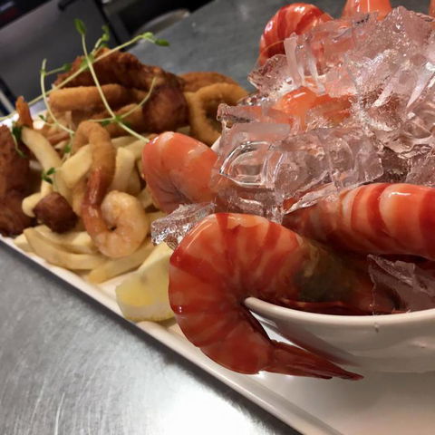Tin Can Bay Yacht Club Bistro - Accommodation Perth 3