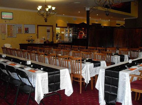 Glass House Mountains Tavern - Accommodation Perth 1