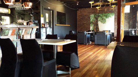 The Monkey Tree Bar & Restaurant - Accommodation Perth 1