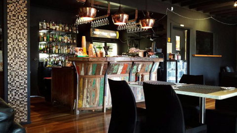 The Monkey Tree Bar & Restaurant - Accommodation Perth 2